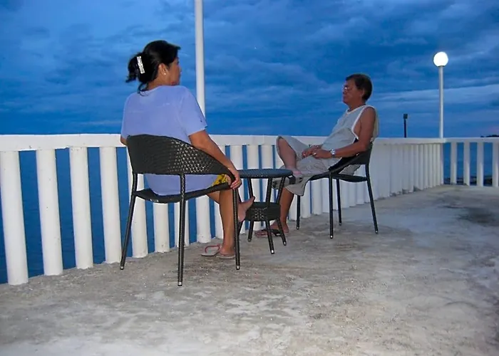 The Lighthouse Look (Oslob)